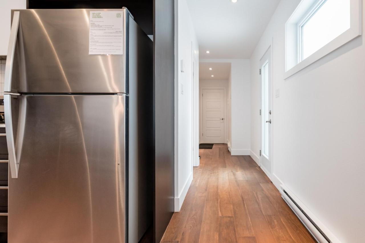 Sleek Condo In The Heart Of Little Italy By Den Stays Montreal Cameră foto
